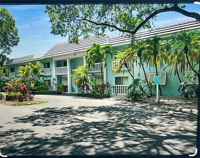 property at 1200 Mariposa Ave