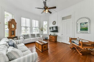 3301 Ave N Ursuline St in Galveston, TX - Building Photo - Building Photo