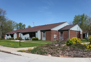 Heritage Square in Wellington, OH - Building Photo