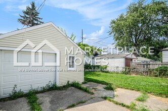 20751 Dexter Blvd in Warren, MI - Building Photo - Building Photo