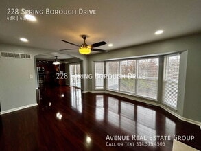 228 Spring Borough Dr in O'Fallon, MO - Building Photo - Building Photo