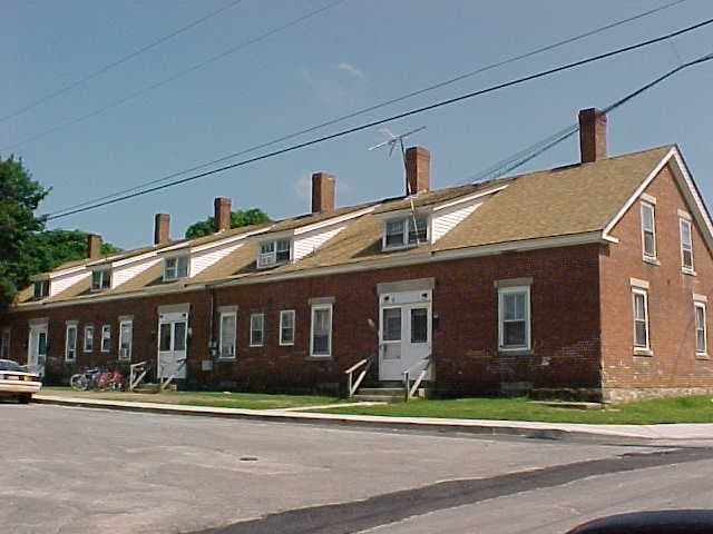 1 Middle St in Brooklyn, CT - Foto de edificio