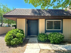 6114 Meadowgrass Ln in Las Vegas, NV - Building Photo