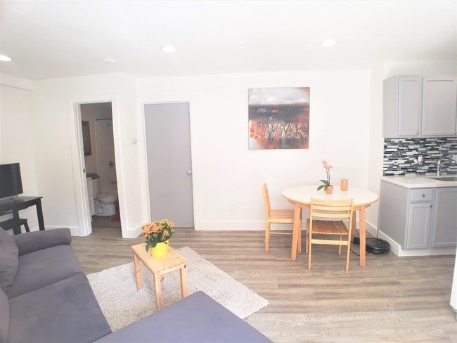 5421 Market St, Unit C in Oakland, CA - Foto de edificio - Building Photo