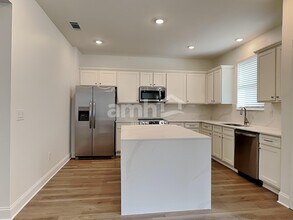 78 Hickory Ct in Dallas, GA - Foto de edificio - Building Photo