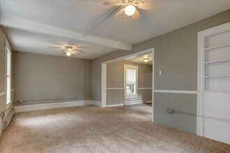 317 13th Ave W in Menomonie, WI - Building Photo - Building Photo