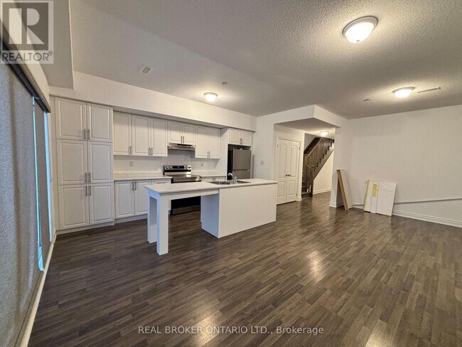 82 Marina Village Dr in Georgian Bay, ON - Building Photo - Building Photo