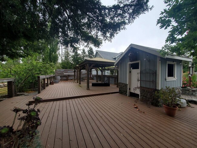 125 Adobe Rd in Penngrove, CA - Building Photo - Building Photo