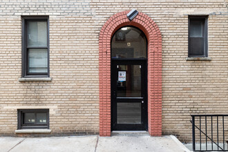 3145 Crescent St in Long Island City, NY - Building Photo - Building Photo