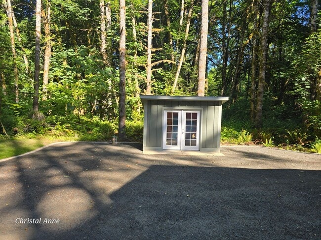 property at 50 SE Crystal Crk Ct