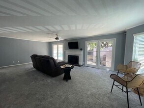 15901 Archwood Ln in Dallas, TX - Building Photo - Building Photo