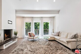 3729 Reklaw Dr in Los Angeles, CA - Building Photo - Building Photo