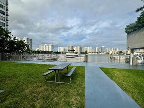 18061 Biscayne Blvd, Unit EXTRA LARGE 2 BEDROOM AVE in Aventura, FL - Foto de edificio - Building Photo