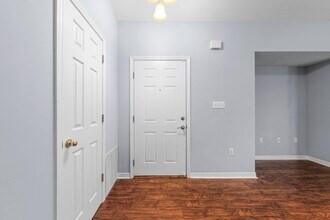 1501 Partin Dr N in Niceville, FL - Foto de edificio - Building Photo