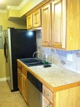 10150 E Virginia Ave, Unit 5-105 in Denver, CO - Foto de edificio - Building Photo