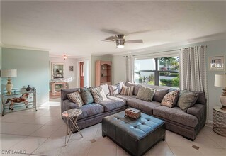 67 Pebble Beach Blvd in Naples, FL - Building Photo - Building Photo