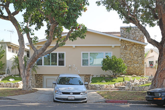 725 9th St in Santa Monica, CA - Building Photo - Building Photo