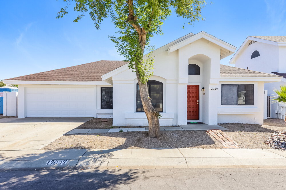 19039 N 33rd Way in Phoenix, AZ - Building Photo