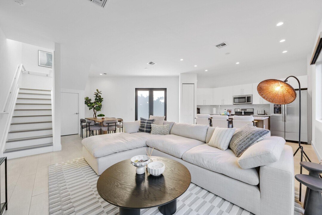 2201 Florida Blvd in Delray Beach, FL - Building Photo