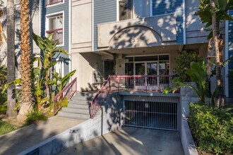 432 N Kenwood St in Glendale, CA - Building Photo - Building Photo