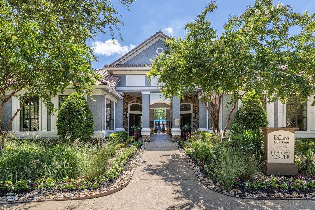 DeLayne at Twin Creeks in Allen, TX - Foto de edificio