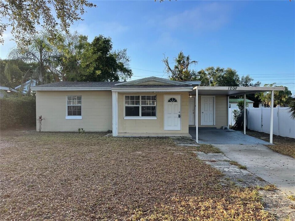 1208 Carlton Ave in Lake Wales, FL - Building Photo