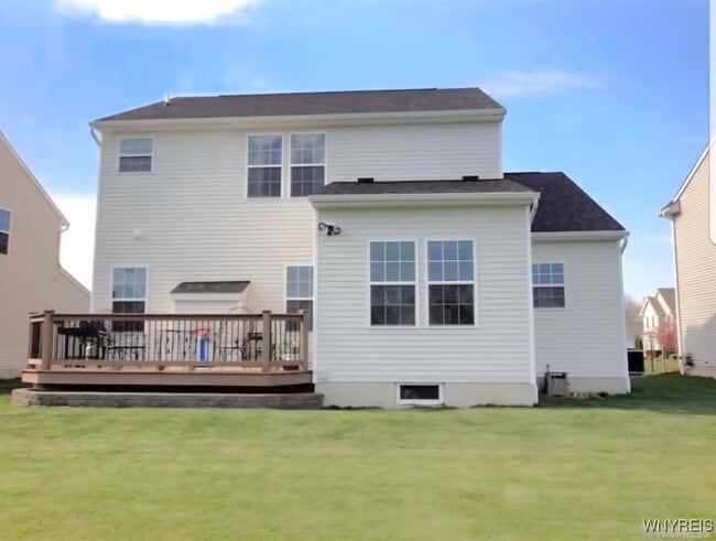 7054 Lakeside Dr in Niagara Falls, NY - Building Photo - Building Photo