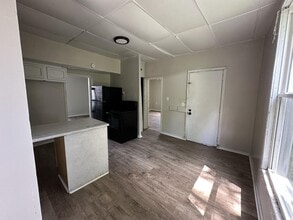 315 W Hickory St in Nevada, MO - Building Photo - Building Photo