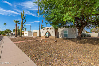 10627 N 44th Ct in Phoenix, AZ - Building Photo - Building Photo