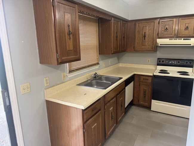 27 Harmony Landing Ct in Frankfort, KY - Building Photo - Building Photo