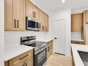 2834 Frost Ave in Dallas, TX - Building Photo - Building Photo