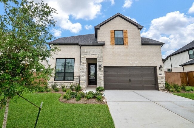 property at 3811 Hermitage Dr
