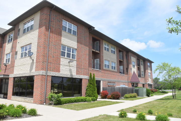 Plaza del Sol in Kenosha, WI - Foto de edificio