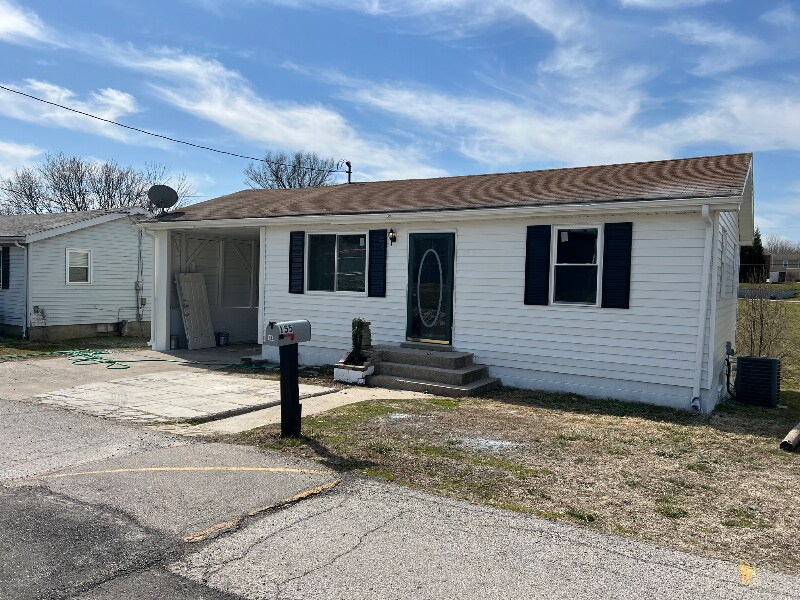 155 Crabb Ave in Eminence, KY - Building Photo