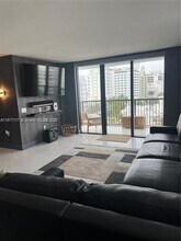 1800 Collins Ave, Unit 9D in Miami Beach, FL - Building Photo - Building Photo