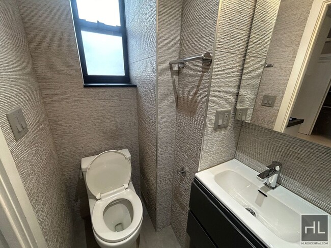 West 51st Street, Unit EC in New York, NY - Foto de edificio - Building Photo