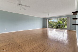 4556 Andover Way in Naples, FL - Foto de edificio - Building Photo
