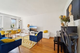 69 Harney Rd in Scarsdale, NY - Building Photo - Building Photo