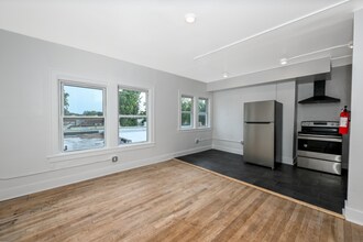 1384 W 83rd St in Cleveland, OH - Building Photo - Building Photo