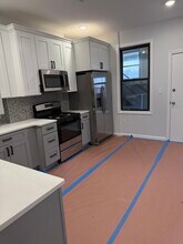 37 6th St, Unit 2 in Harrison, NJ - Foto de edificio - Building Photo