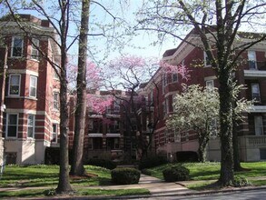 4961 McPherson Ave in St. Louis, MO - Building Photo - Building Photo