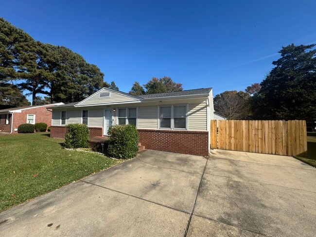 3332 Macdonald Rd in Virginia Beach, VA - Building Photo - Building Photo