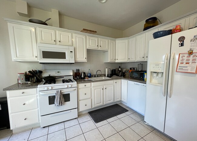 56 Hobson St, Unit 3