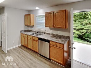 4702 Mallard Creek Dr in Greensboro, NC - Building Photo - Building Photo