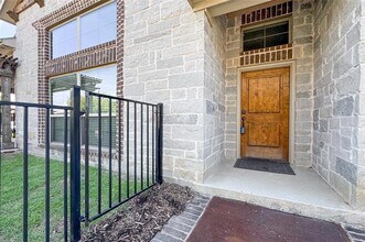 915 Birds Fort Trail in Arlington, TX - Building Photo - Building Photo