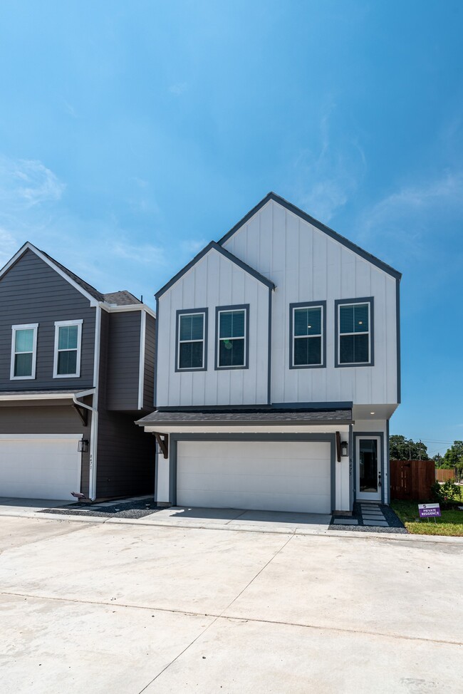 8475 Berry Brush Ln in Houston, TX - Building Photo - Building Photo