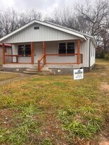 513 Tyler St in Gadsden, AL - Building Photo