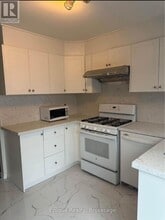 75 Strathaven Dr in Mississauga, ON - Building Photo - Building Photo