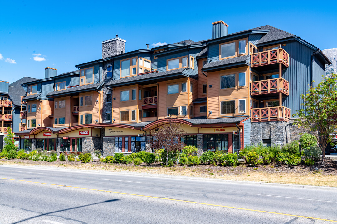 Building 2 in Canmore, AB - Building Photo