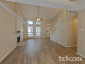 837 Globe Ave in Blue Mound, TX - Foto de edificio - Building Photo